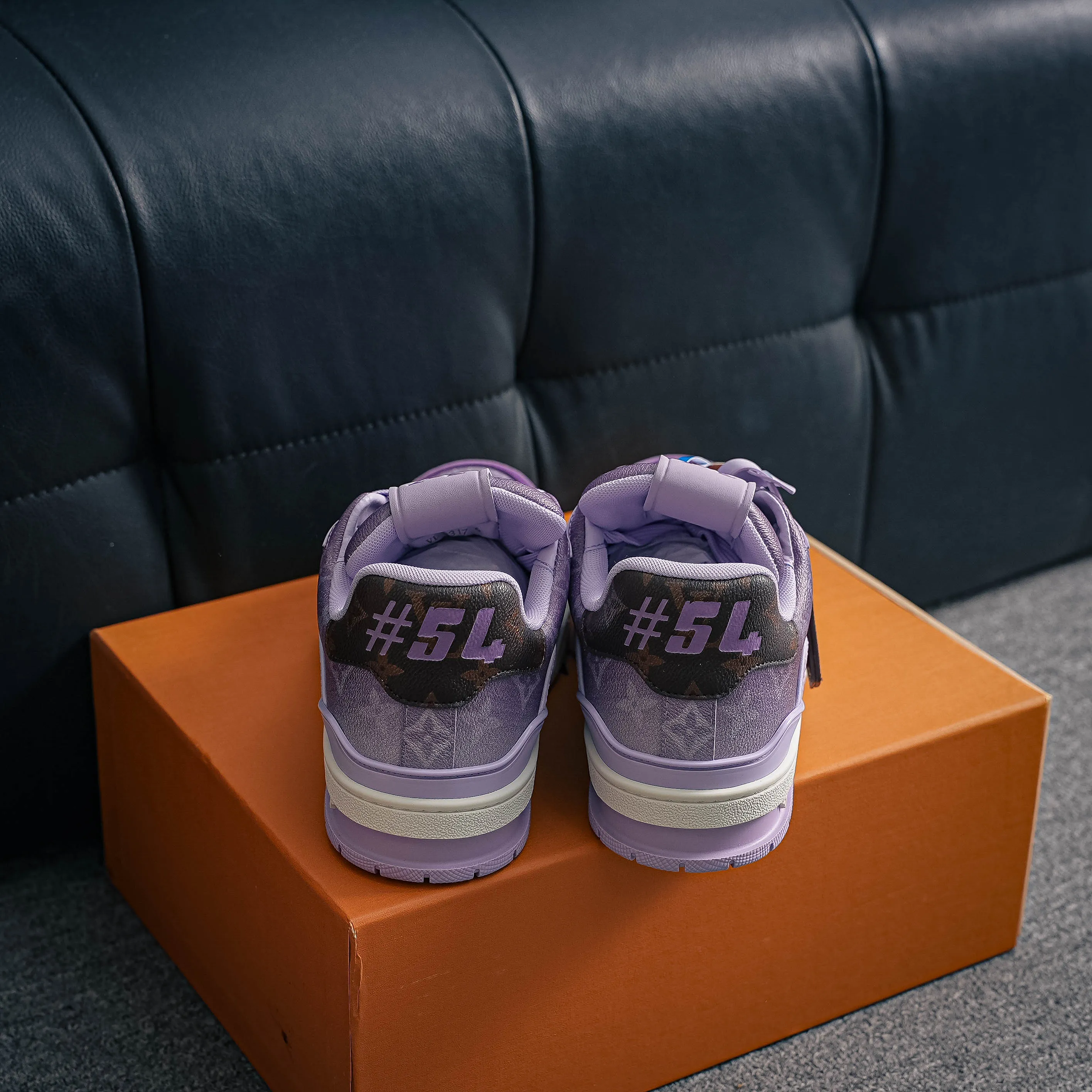 # LV- - trainer 2026 New Arrival 1：1 ！！ Shoes Cowhide Leather ， LOGO ， Breathable ， 。